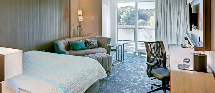 Courtyard Appleton Riverfront