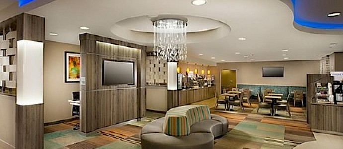 Holiday Inn Express & Suites DFW Airport - Grapevine