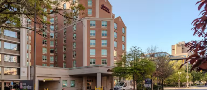 Hampton Inn & Suites Arlington Crystal City DCA