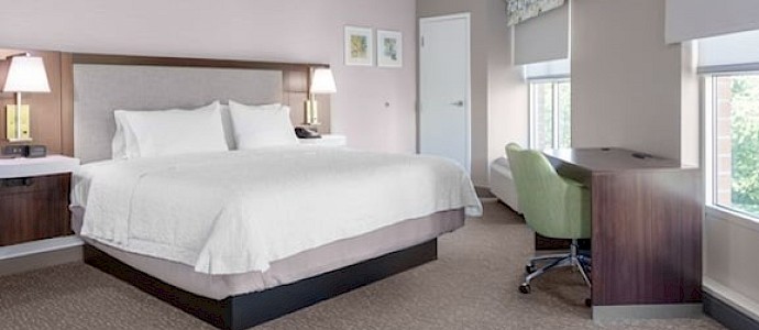 Hampton Inn & Suites Arlington Crystal City DCA